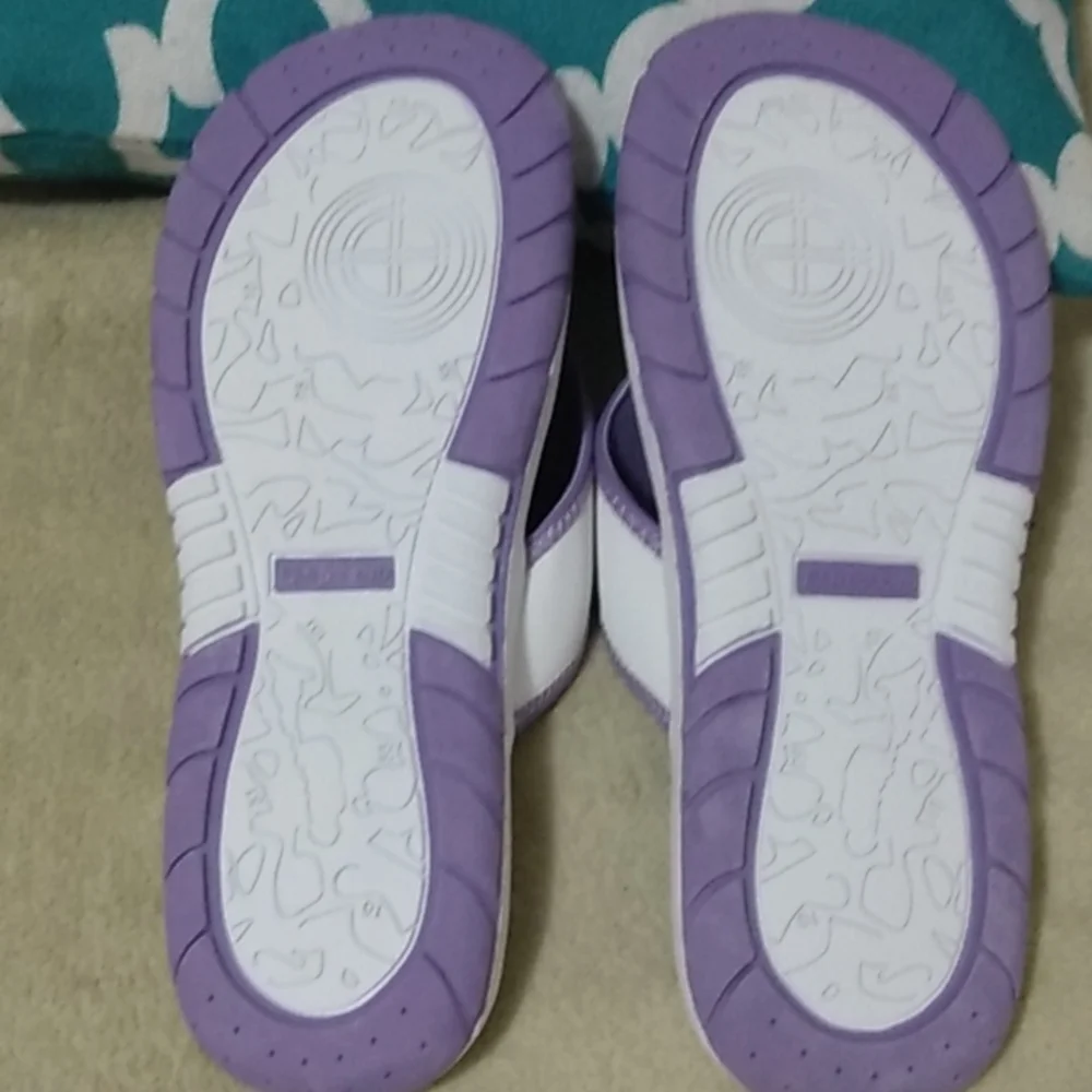 Sandals - Picture 2 of 3